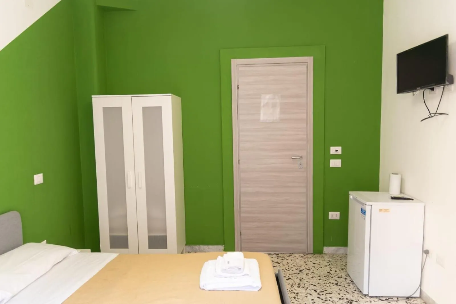 Guest house Beb The Garden Hotel Naples Italy